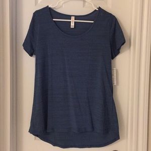 LulaRoe Small Classic T